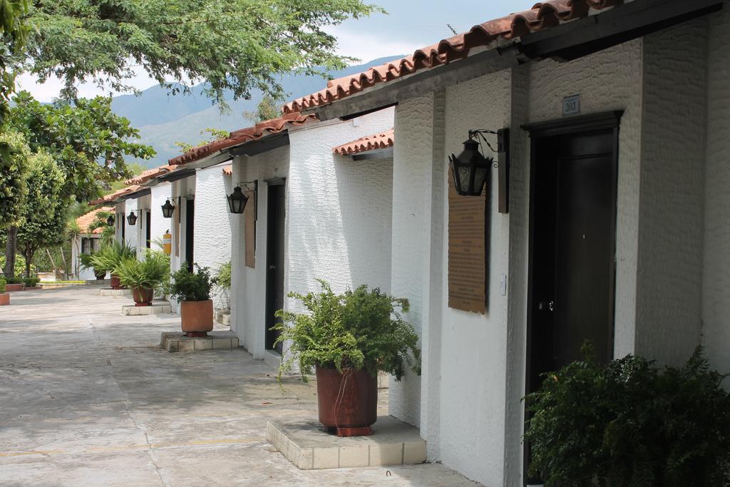 Hotel San Juan Internacional Girón Exterior foto